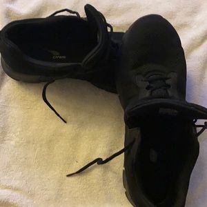 Lightweight Air cooled men’s shoes